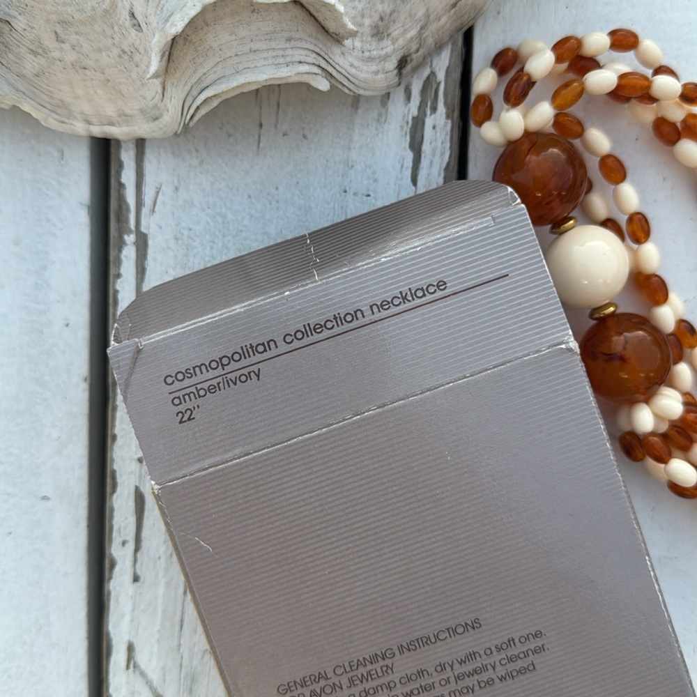 Vintage Avon Cosmopolitan Collection Necklace - Picture 5 of 5